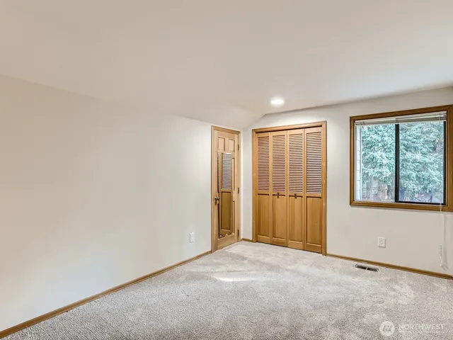 $4,700 | 3810 110th Place Northeast, Bellevue, WA 98004