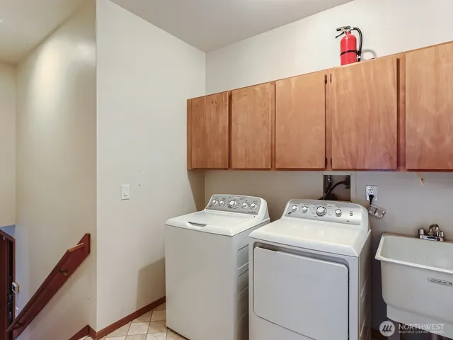 $4,700 | 3810 110th Place Northeast, Bellevue, WA 98004