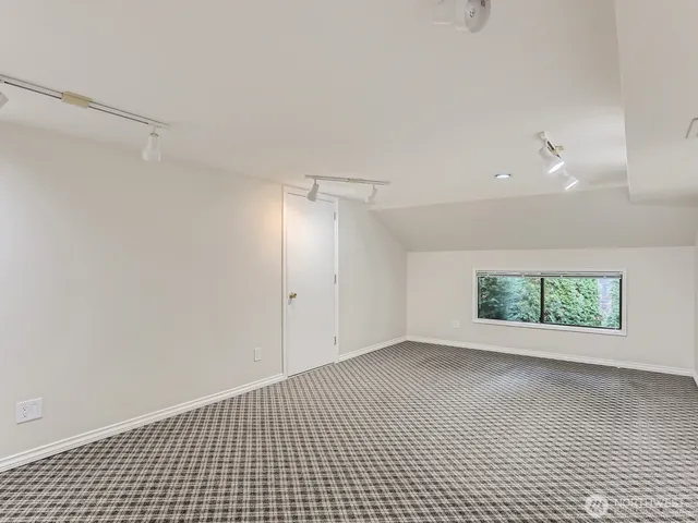 $4,700 | 3810 110th Place Northeast, Bellevue, WA 98004