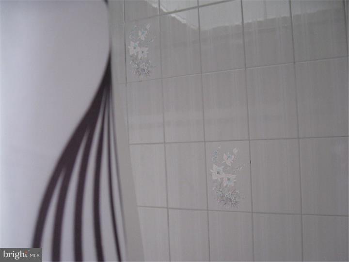 12500 Chilton Road Philadelphia, PA 19154 - Photo 15 of 24 Bathroom