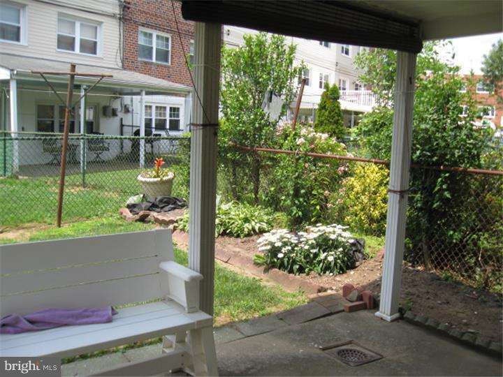 12500 Chilton Road Philadelphia, PA 19154 - Photo 23 of 24 View in Back