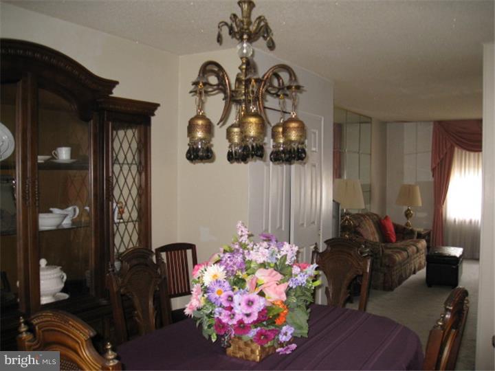 12500 Chilton Road Philadelphia, PA 19154 - Photo 6 of 24 Dining Room