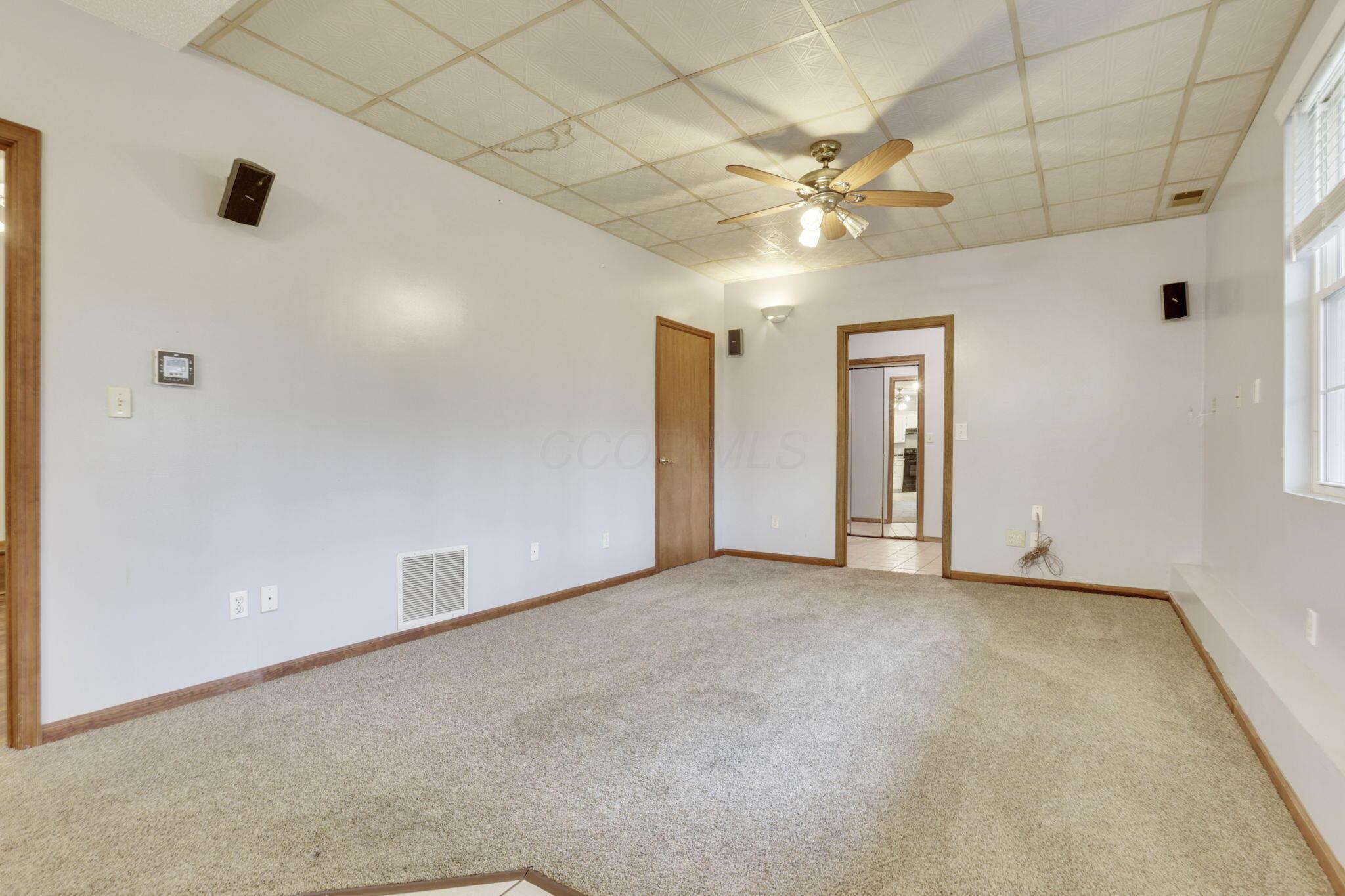 3243 Dixon Road Southwest Pataskala, OH 43062 - Photo 11 of 54
