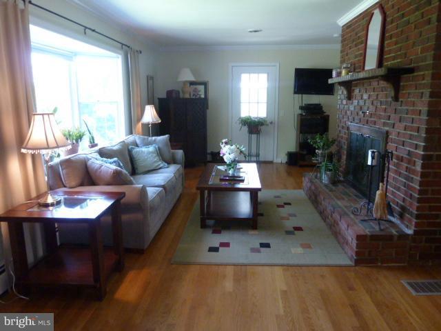9365 Ramey Road Marshall, VA 20115 - Photo 12 of 20 Living Room