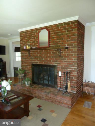 9365 Ramey Road Marshall, VA 20115 - Photo 13 of 20 Living Room