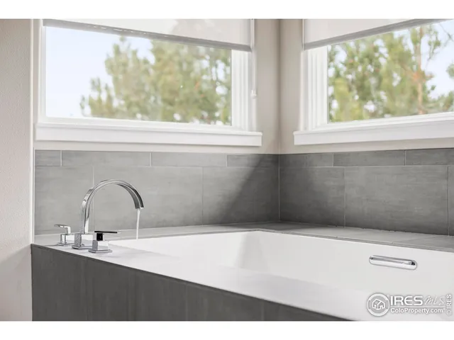 a close view of sink and tap