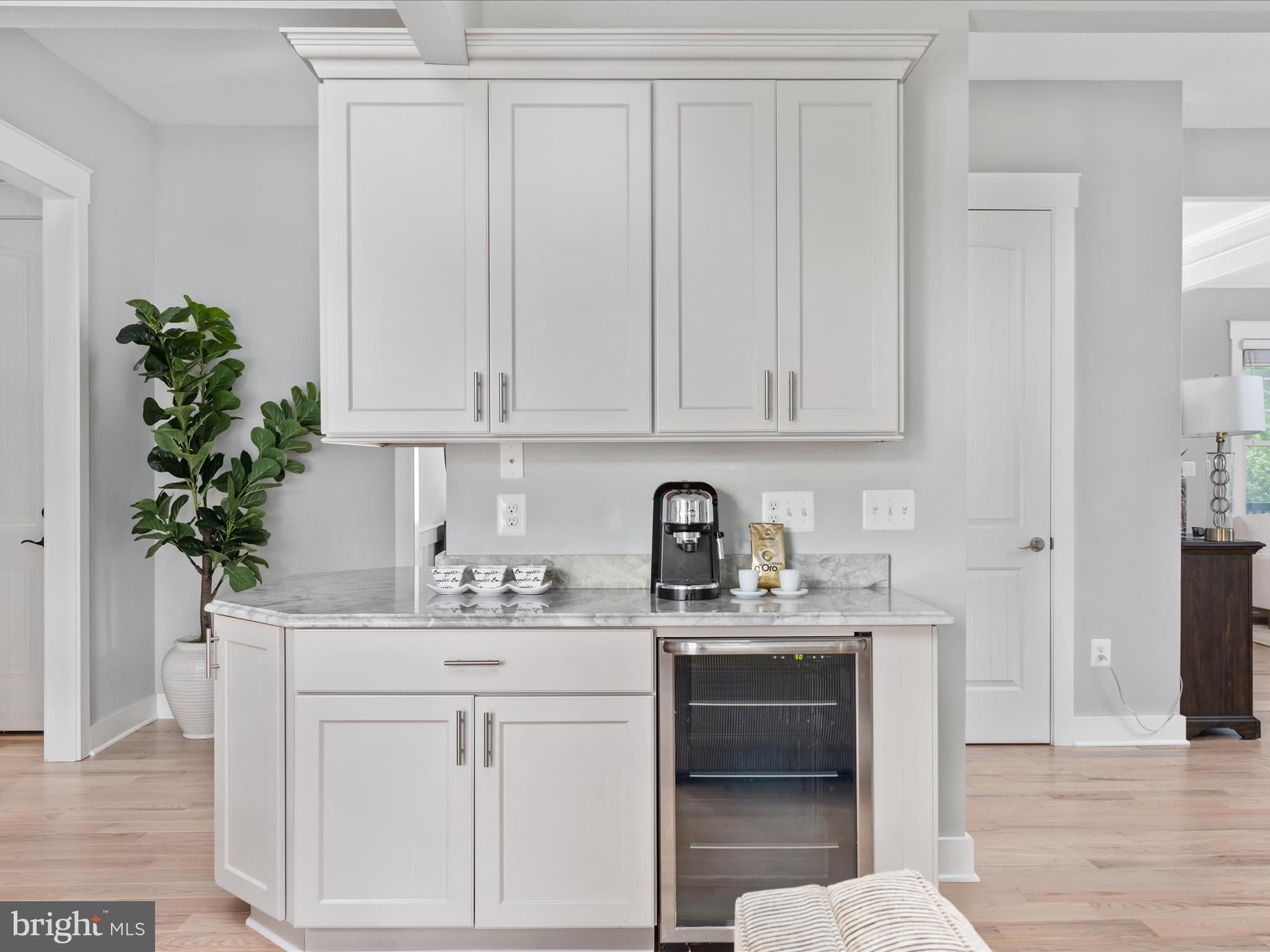 4007 Chesterbrook Road Arlington, VA 22207 - Photo 15 of 70 Beverage Center