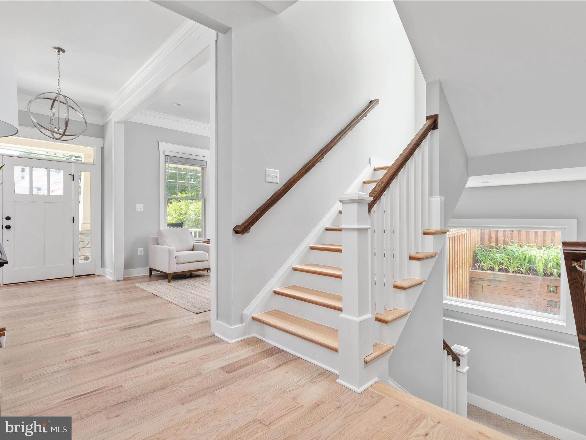 4007 Chesterbrook Road Arlington, VA 22207 - Photo 23 of 70 Up or Down