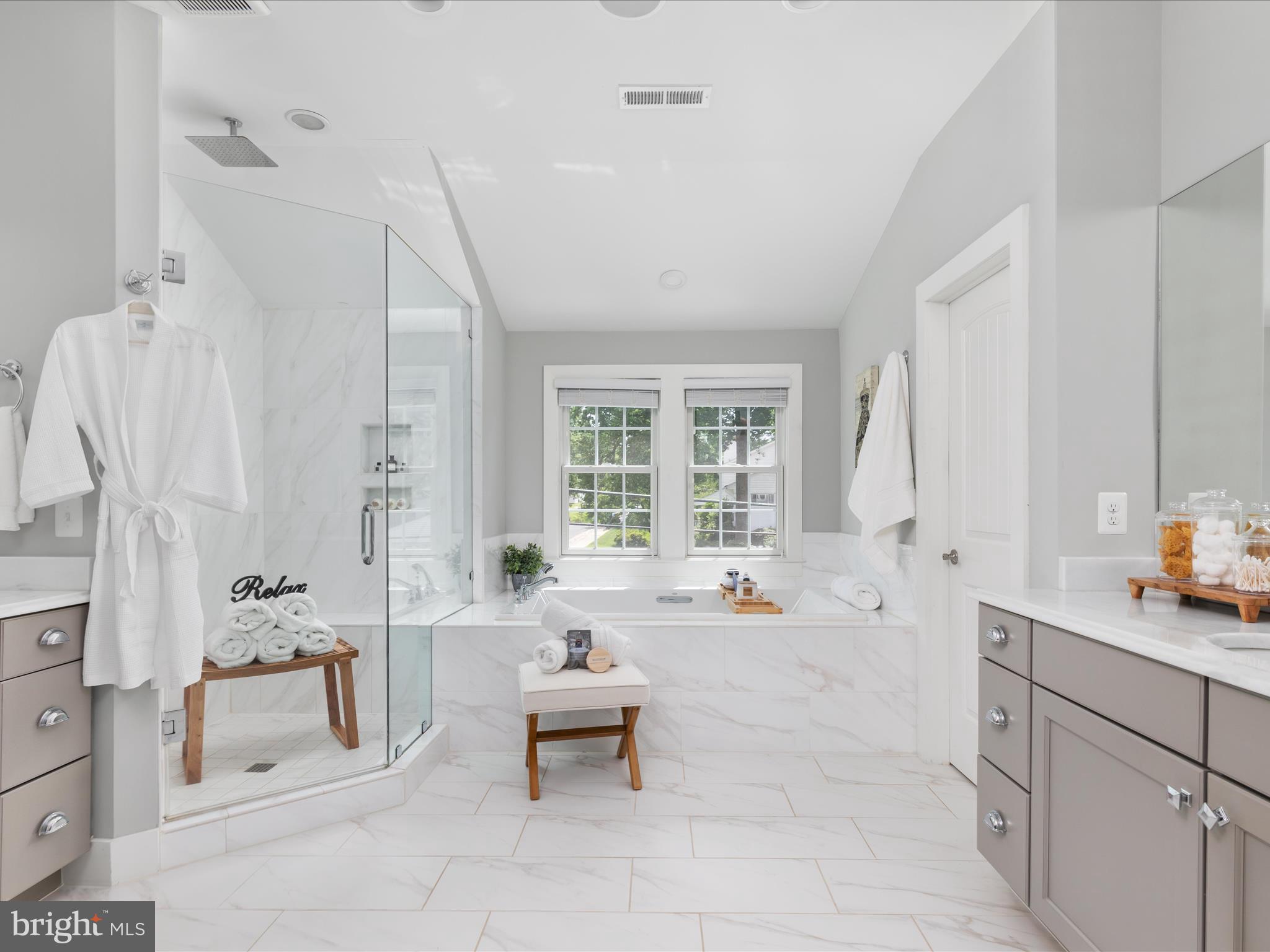 4007 Chesterbrook Road Arlington, VA 22207 - Photo 33 of 70 Primary Bath