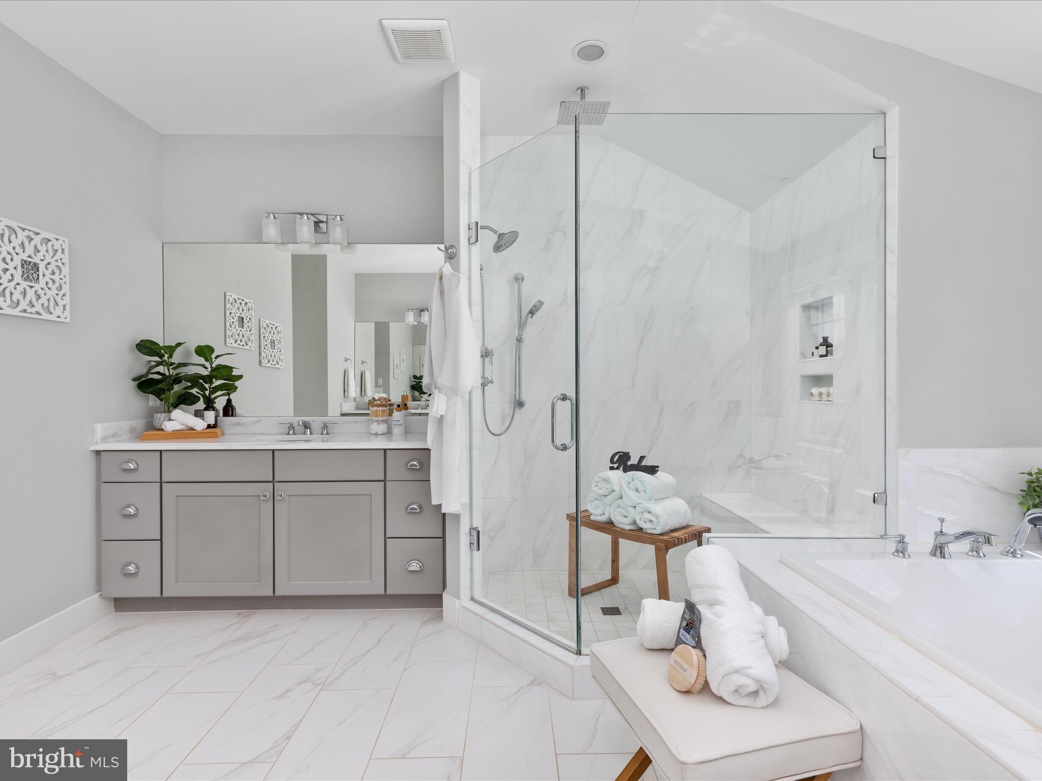 4007 Chesterbrook Road Arlington, VA 22207 - Photo 34 of 70 Primary Bath