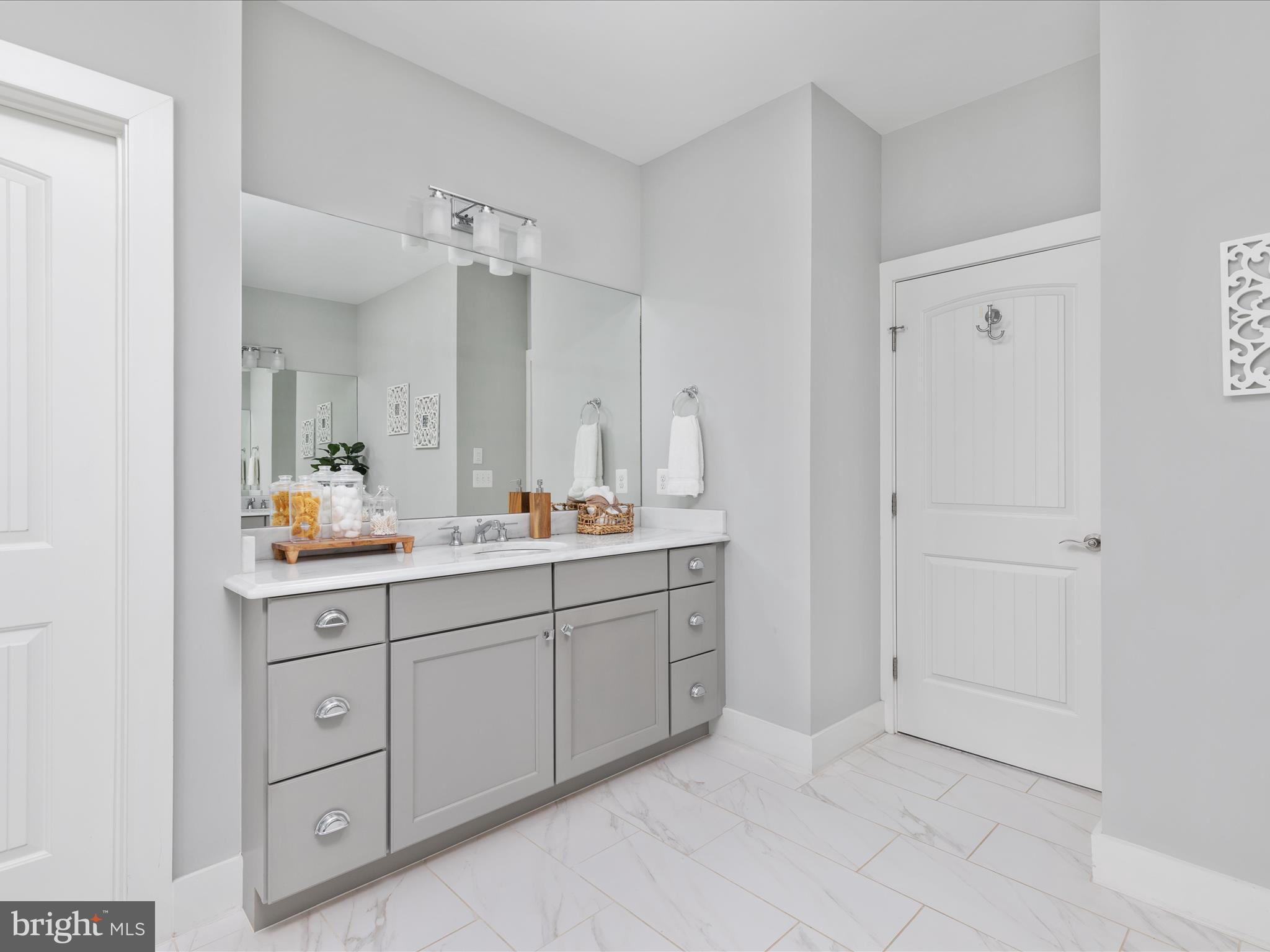 4007 Chesterbrook Road Arlington, VA 22207 - Photo 35 of 70 Primary Bath