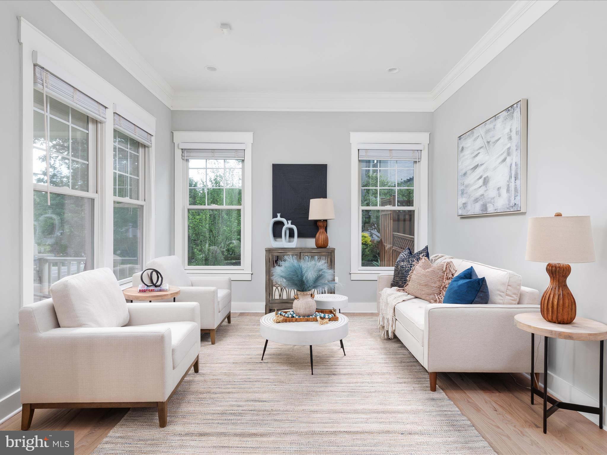 4007 Chesterbrook Road Arlington, VA 22207 - Photo 4 of 70 Living Room