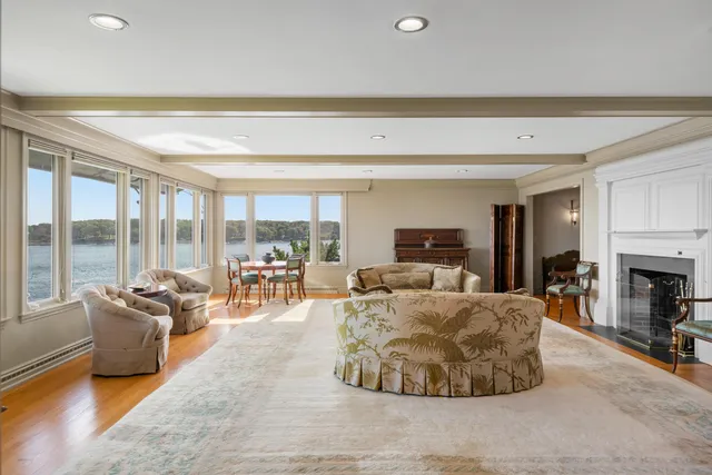 $7,000,000 | 21 Starboard Lane, York, ME 03909