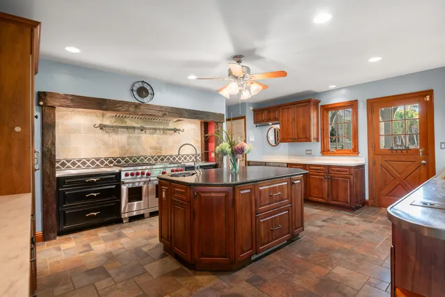 $7,000,000 | 21 Starboard Lane, York, ME 03909