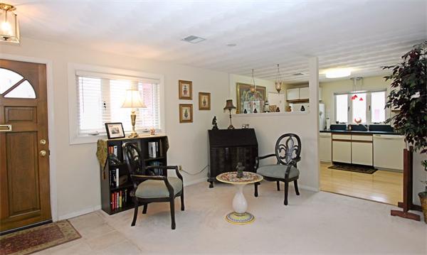 41 Eaton Road West Framingham, MA 01701 - Photo 3 of 20 Gallery Image 3