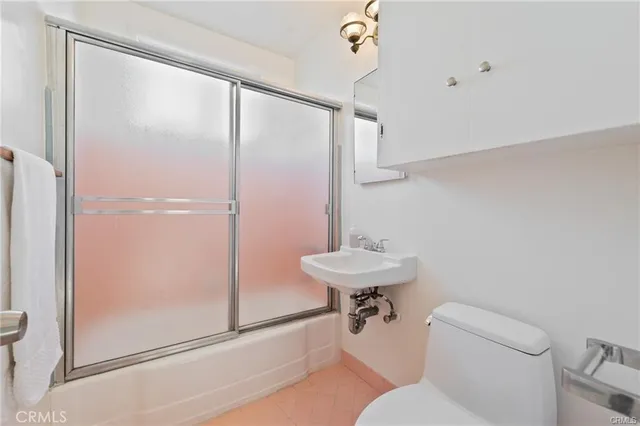 $3,300 | 18829 Martha Street, Tarzana, CA 91356