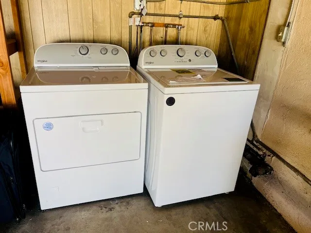 $3,300 | 18829 Martha Street, Tarzana, CA 91356