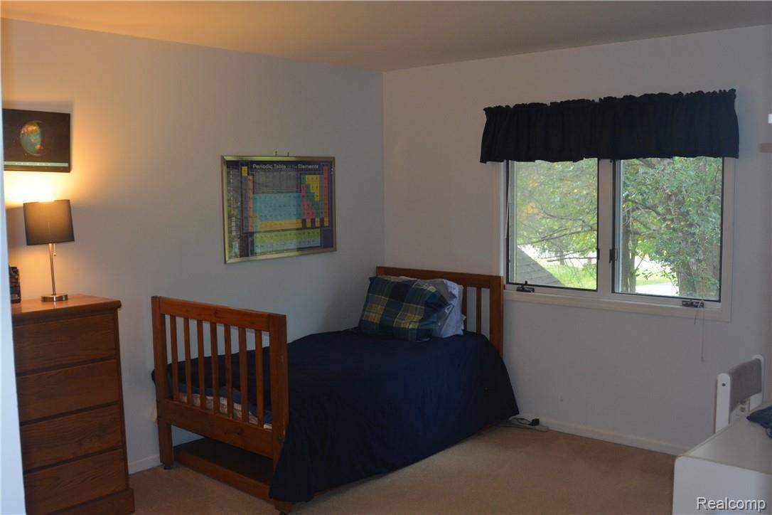 446 Hunters Ridge Drive Saline, MI 48176 - Photo 24 of 37 DSC_3693.JPG