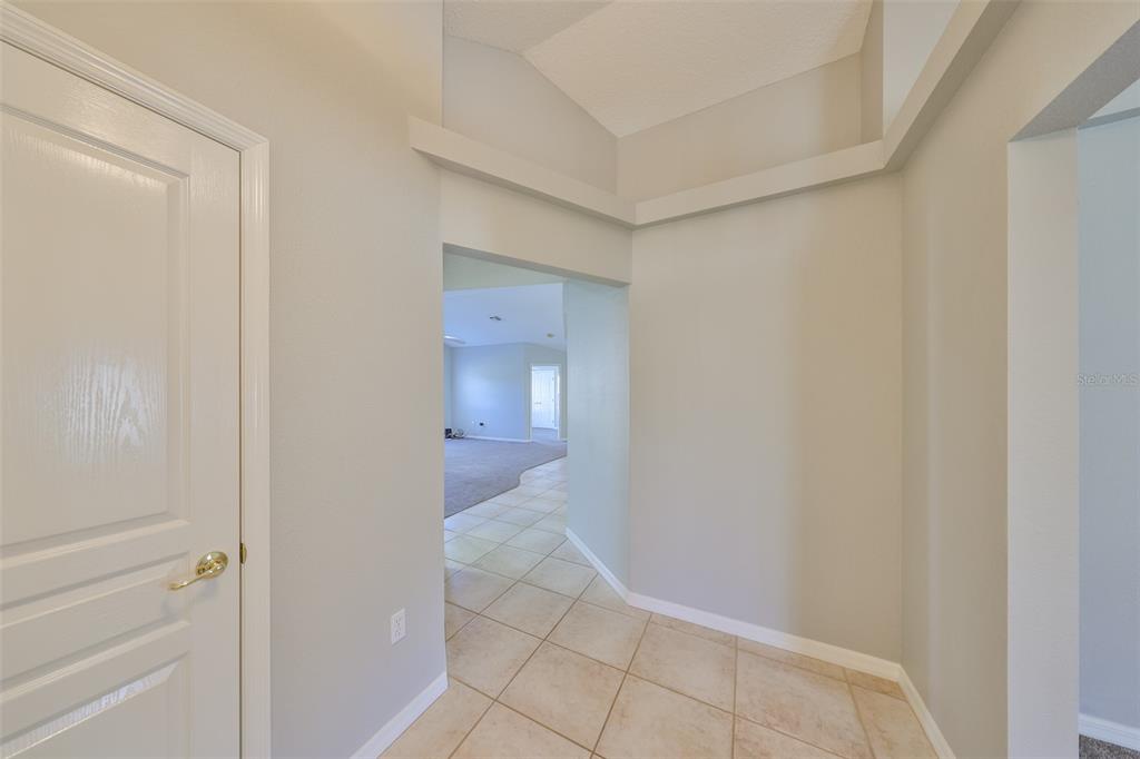 4955 Reece Road Plant City, FL 33566 - Photo 6 of 31 foyer