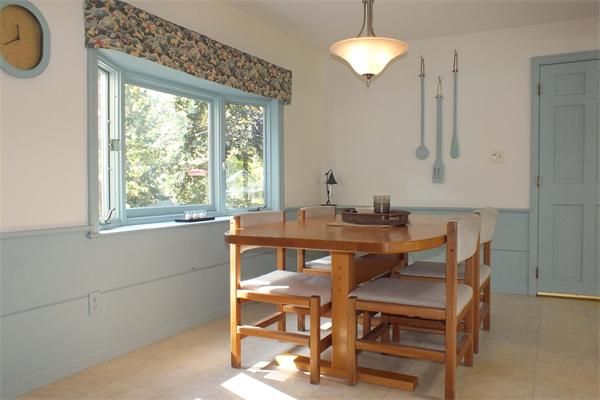 1 Blacksmith Road Chelmsford, MA 01824 - Photo 8 of 29 a dining room with furniture and window
