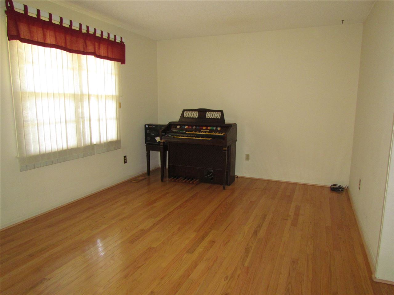 125 Boyd Road Boiling Springs, SC 29316 - Photo 3 of 9