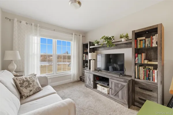 $685,000 | 324 Ivy Trail, Rhinebeck, NY 12572