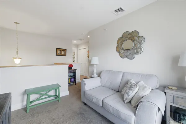 $685,000 | 324 Ivy Trail, Rhinebeck, NY 12572