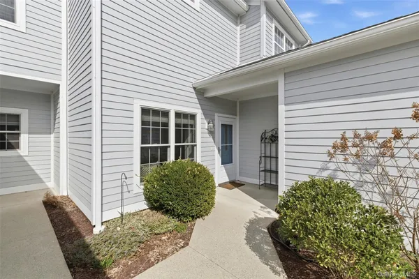 $685,000 | 324 Ivy Trail, Rhinebeck, NY 12572