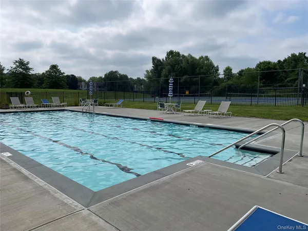 $685,000 | 324 Ivy Trail, Rhinebeck, NY 12572