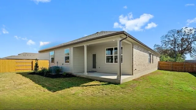 $2,300 | 611 Bluffview Drive, Bastrop, TX 78602