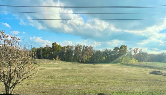 $2,300 | 611 Bluffview Drive, Bastrop, TX 78602