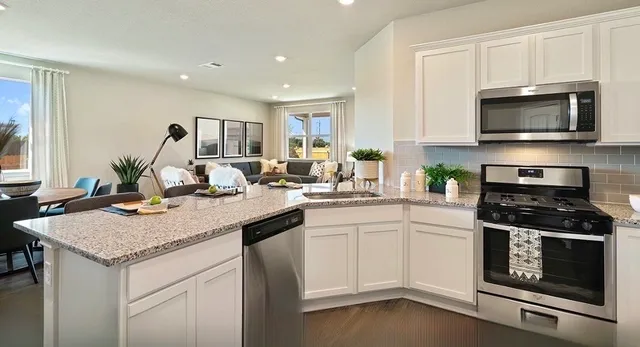 $2,300 | 611 Bluffview Drive, Bastrop, TX 78602