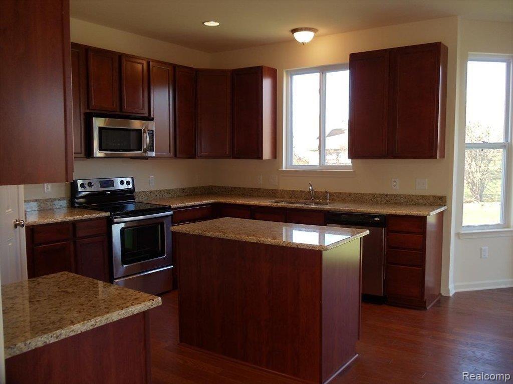 47020 Gloede Road Macomb, MI 48044 - Photo 3 of 9 Bright & Open Kitchen