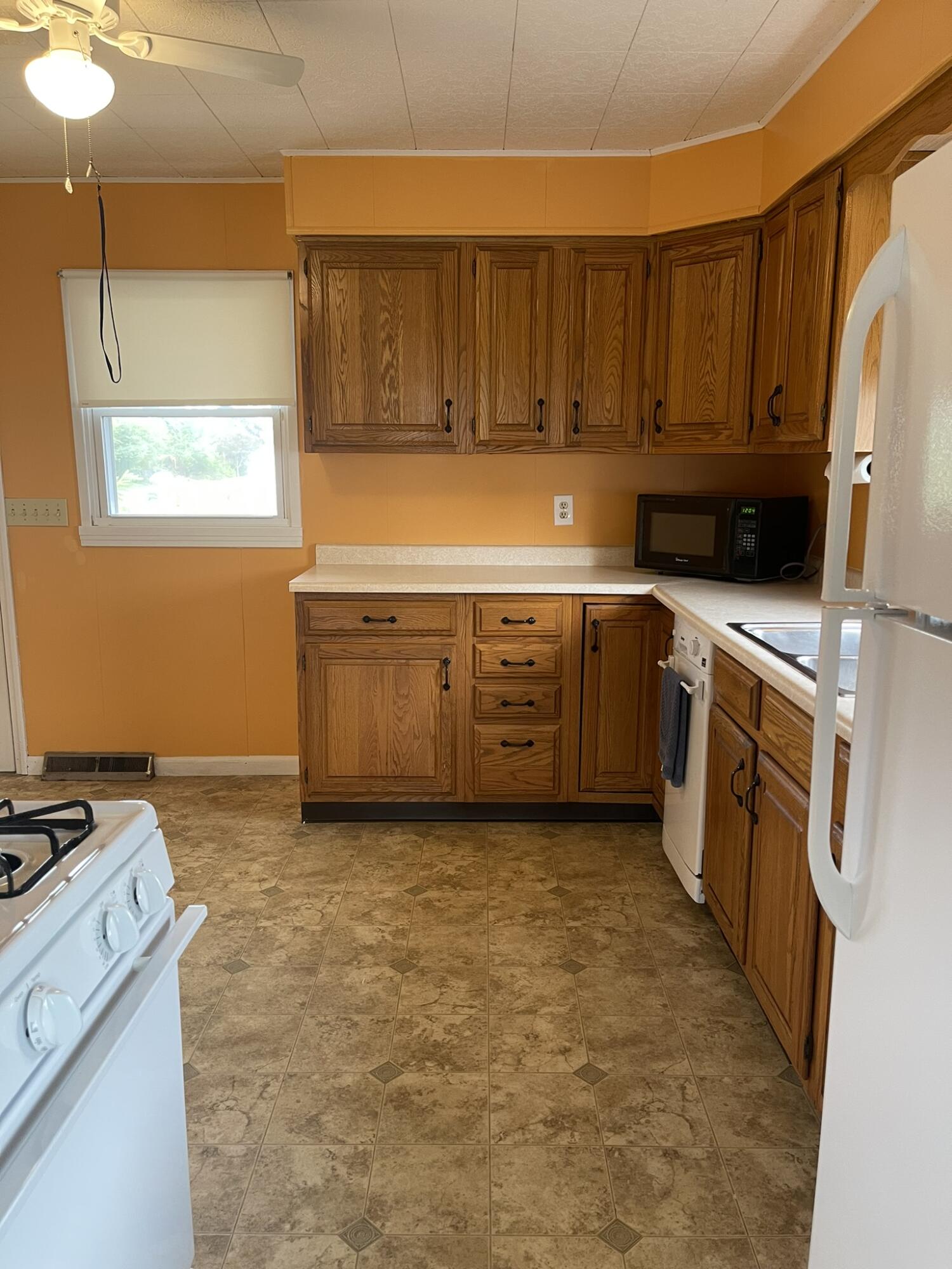 653 Reading Drive Springfield, OH 45505 - Photo 31 of 39 Gallery Image 31