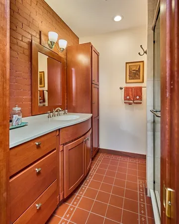 $575,000 | 35 New South Street, Unit 409, Northampton, MA 01060