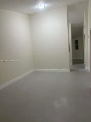 $2,000 | 1663 Southeast 27th Drive, Unit 207, Homestead, FL 33035