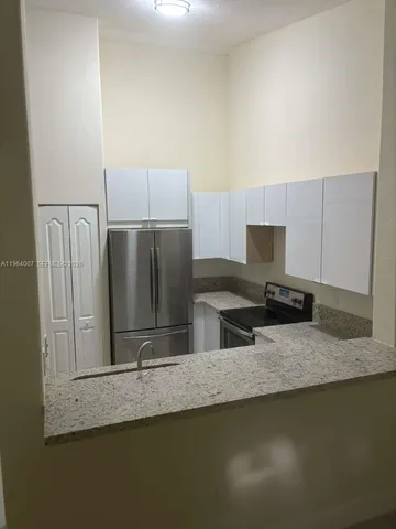 $2,000 | 1663 Southeast 27th Drive, Unit 207, Homestead, FL 33035