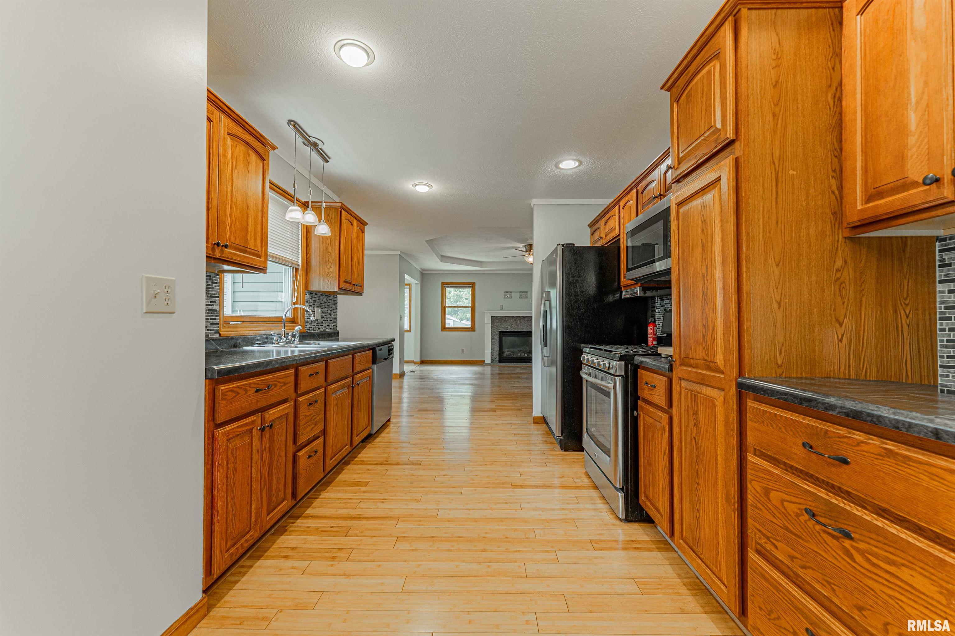 604 South Mary Street Atlanta, IL 61723 - Photo 12 of 38