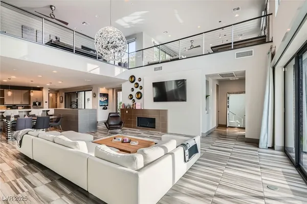 $13,000 | 861 Vegas View Drive, Henderson, NV 89052