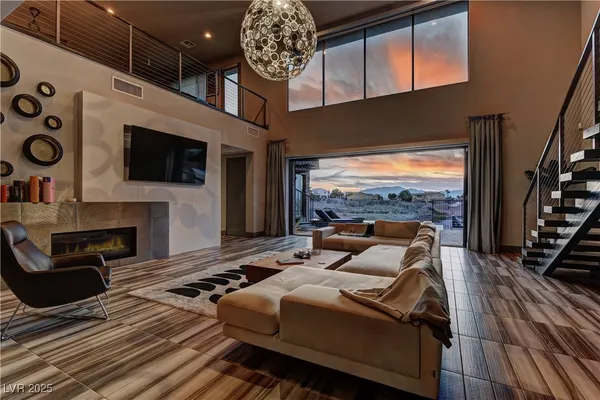 $13,000 | 861 Vegas View Drive, Henderson, NV 89052