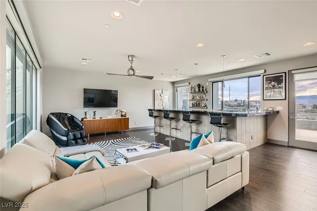 $15,750 | 861 Vegas View Drive, Henderson, NV 89052