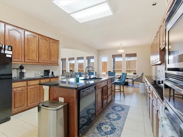 $650,000 | 433 Shady Oaks Drive, Murphy, TX 75094