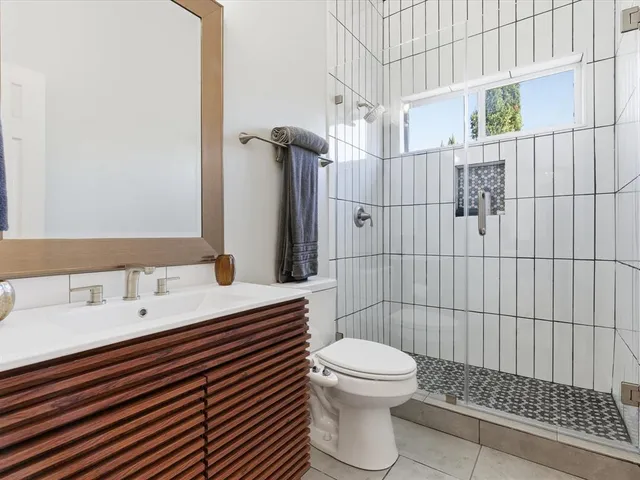 $650,000 | 433 Shady Oaks Drive, Murphy, TX 75094