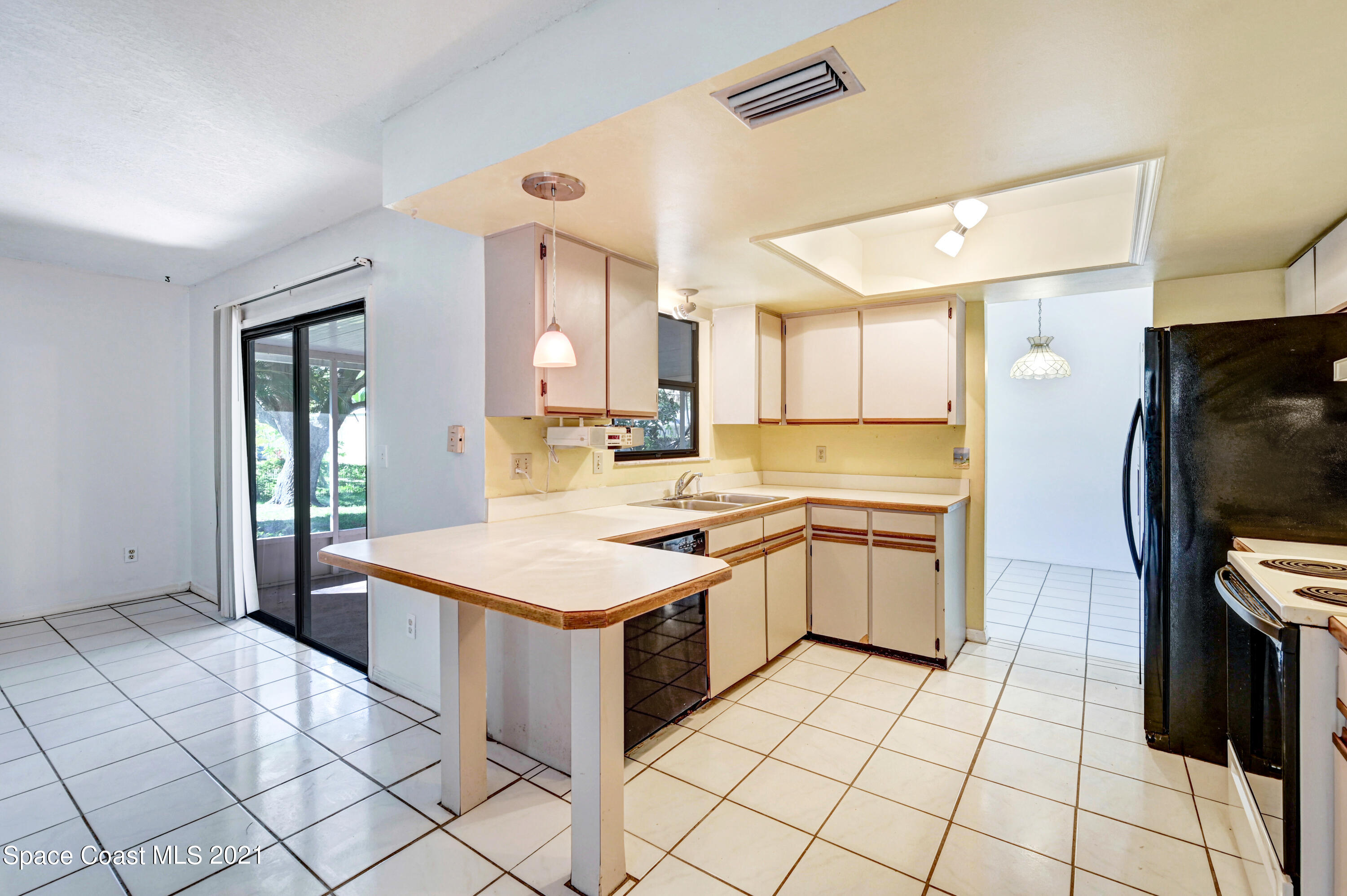 408 Stendal Road Northwest Palm Bay, FL 32907 - Photo 11 of 35 DSC_9380