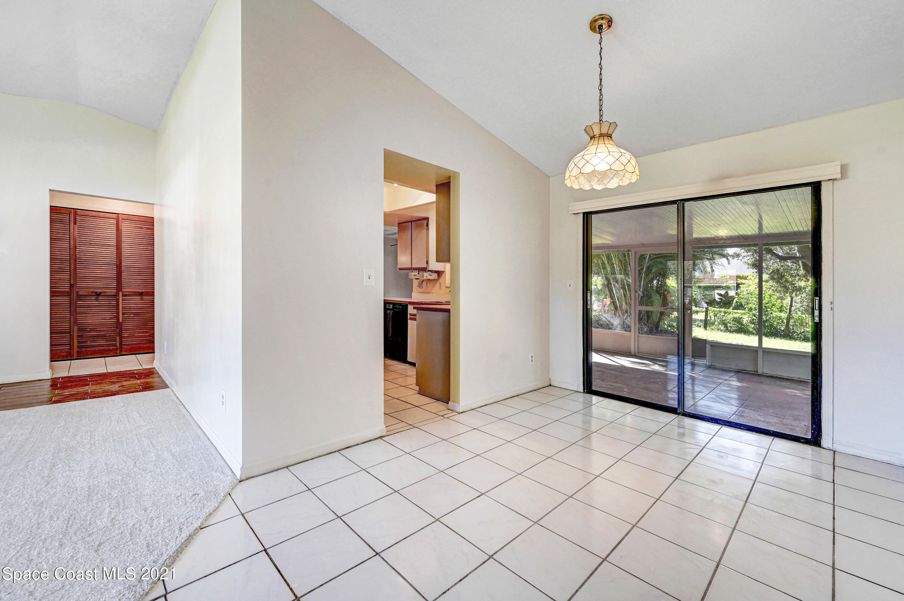408 Stendal Road Northwest Palm Bay, FL 32907 - Photo 8 of 35 DSC_9371
