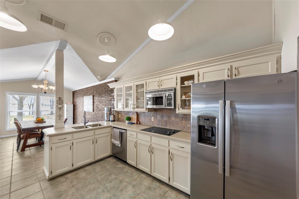 2110 Beavers Point Bonham, TX 75418 - Photo 16 of 40