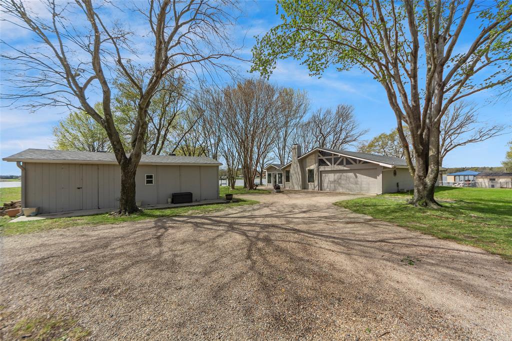 2110 Beavers Point Bonham, TX 75418 - Photo 33 of 40