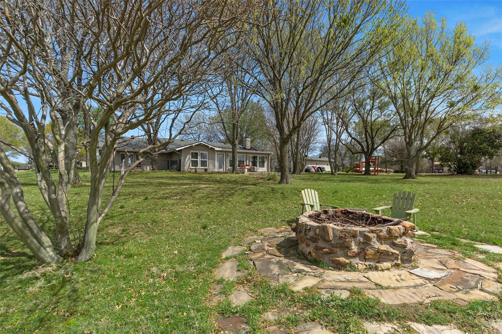 2110 Beavers Point Bonham, TX 75418 - Photo 35 of 40