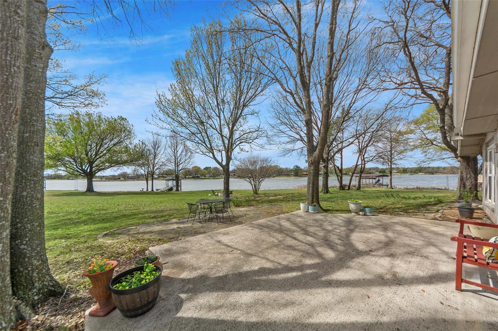 2110 Beavers Point Bonham, TX 75418 - Photo 5 of 40