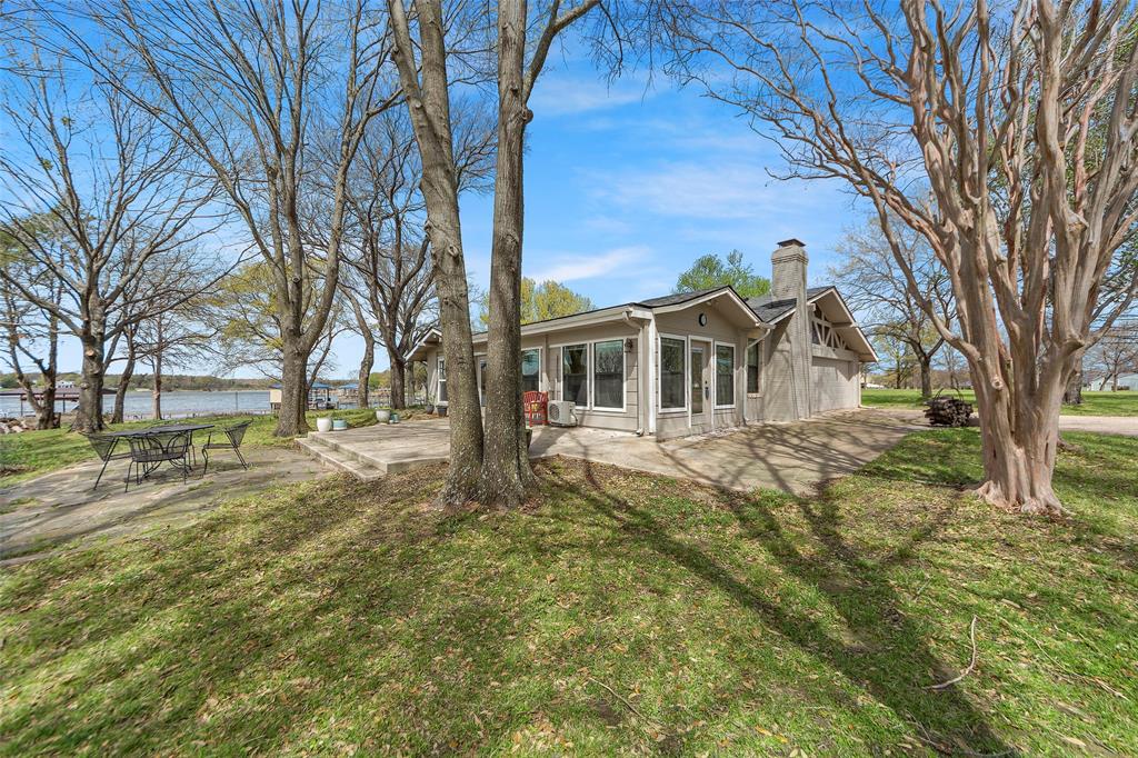 2110 Beavers Point Bonham, TX 75418 - Photo 6 of 40